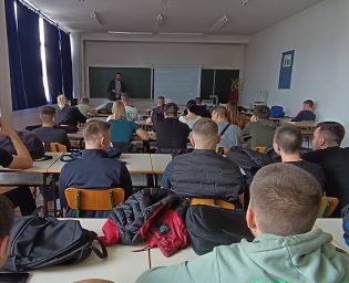 0104_ucenici_srednja_skola
