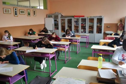 0105_skola_ucenici_ucionica