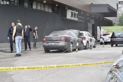 0109_automobili pozar