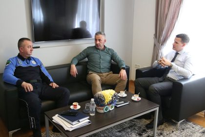 0604_poli