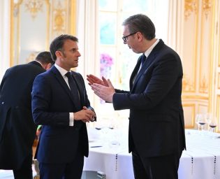 0904_macron_vucic