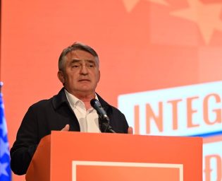 0904_zeljko_komsic