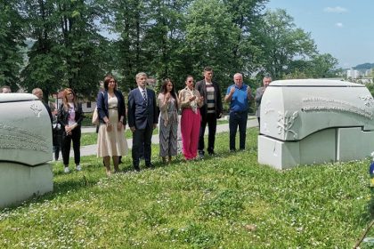 0905_polaganje_cvijeca_banja