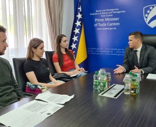 0906_karton_premijer