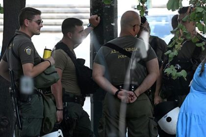 0908_grcka_policija