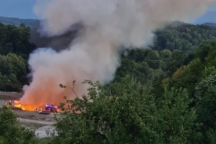 1008_pozar_deponija