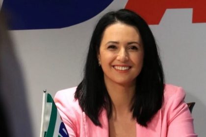 1010_aida_obuca