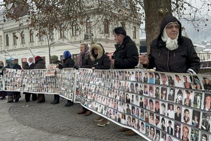 1101_majkesrebrenice