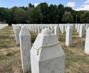 1207_srebrenica_potocari_memorijalni (2)