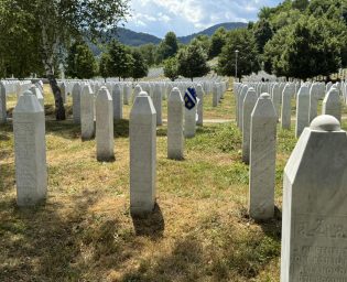 1207_srebrenica_potocari_memorijalni (6)