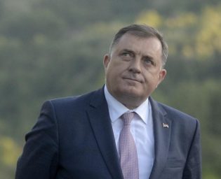 1304_dodik