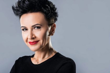 1305_amira_medunjanin
