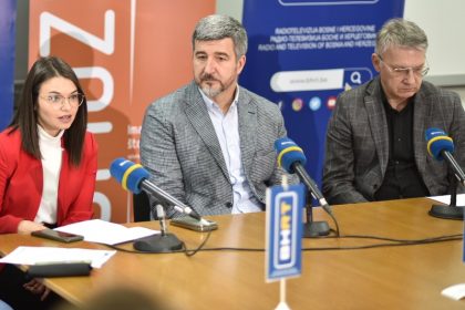 1404_press_pomozi