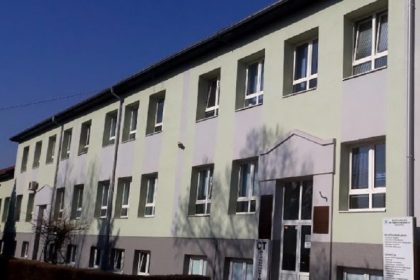 2004_bolnica_Gracanica