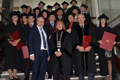 2012_doktoranti