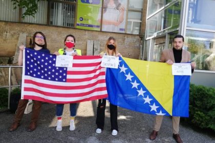 2205_studenti_aubih