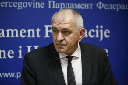 2212_ivo-tadic