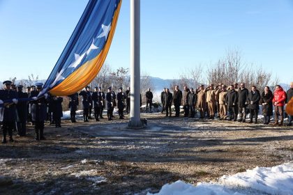2511_zastava_hum