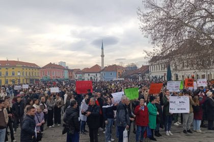 2701_protesti_gips