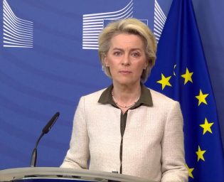 2702_Ursula von der Leyen