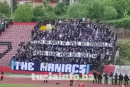 2805_manijaci_kapija