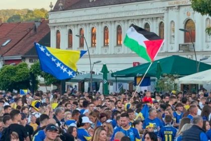 2806_palestina_navijaci_trg