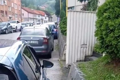 2905_parking_tusanj