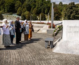 2908_eskobar_srebrenica