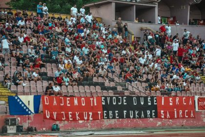 3005_tusanj_stadion_navijaci_publika