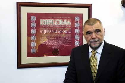 3008_stjepan_mesic