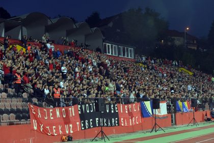 3009_tusanj_navijaci