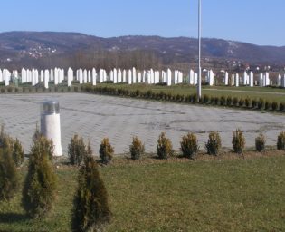 3105_gornja kalesija_memorijalni
