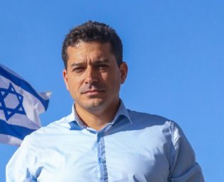 Amichai Chikli