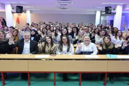 EUSRChatDebateTuzla-0213-620x330