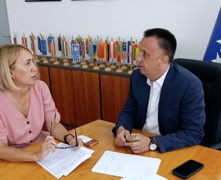 Ministri Pozder i Lakić