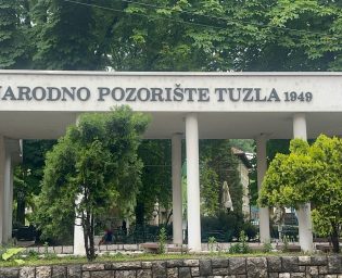 Narodno_pozoriste_nptuzla