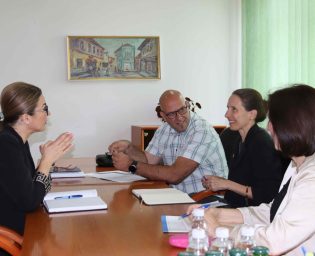 Sastanak-sa-delegacijom-OSCE_a-u-Skupstini-TK_2-1536x952