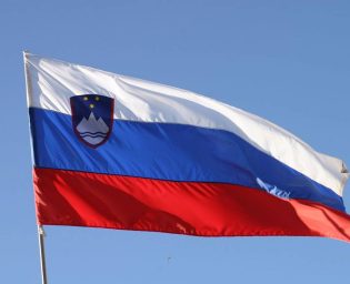 Slovenija-je-stara-28-let-Dan-državnosti-25.-junij-1250x830