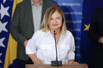 Predsjednica Sindikata Uprave za indirektno oporezivanje (UIO) BiH Ana Mrnjavac (Foto: FENA)