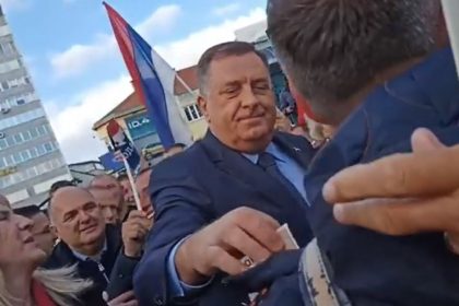 dodik_dijeli_pare