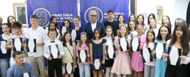 grdad tuzla ucenicii