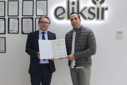 dr. Damir Alihodžić, direktor Agencije za certificiranje halal kvalitete, mr.ph. Tarik Đozić, direktor Eliksir Phytopharm d.o.o.