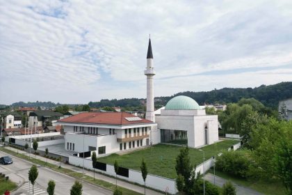 islamski centar i dzamija lukavac