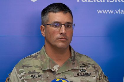 komandant NATO-a valas