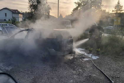 pozar auto