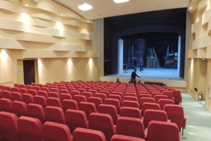 0101 pozoriste sala