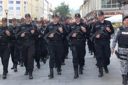 sadrzaj_2016_2016-crna_770_policija_tuzla
