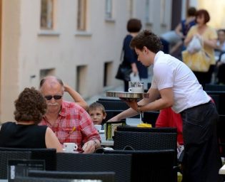 2703 konobar
