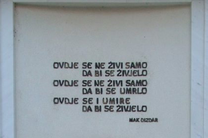 2405 kapija