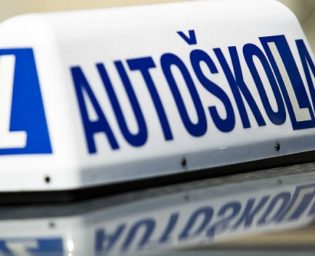 0702 autoskola 2
